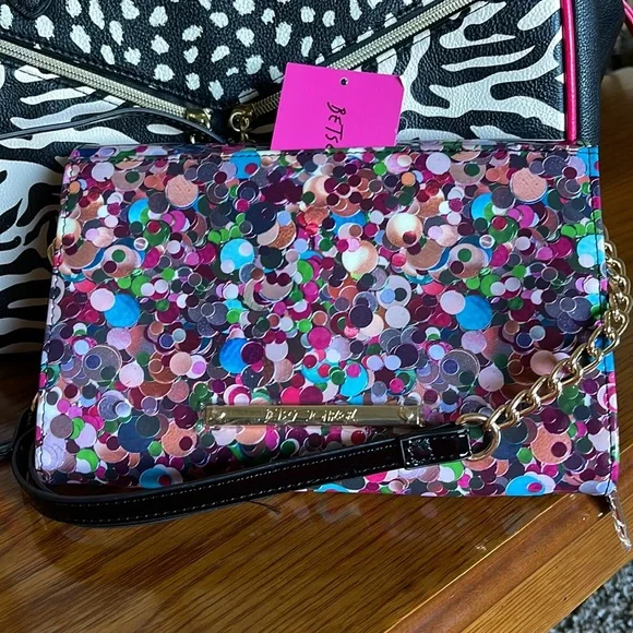 Betsey Johnson rainbows Xodanie purse - Picture 2 of 10